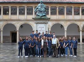 Jóvenes mexicanos descendientes de emigrantes asturianos visitan la Universidad de Oviedo