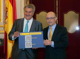 Cayo Lara entruga a Montoro:´¿Ye usté\l Ministru de Facienda o ye\l Ministru de los defraudadores´