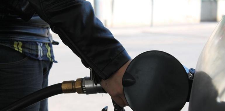 Nueva subida de gasolina y gasóleo para aprovecharse del puente de la Constitución