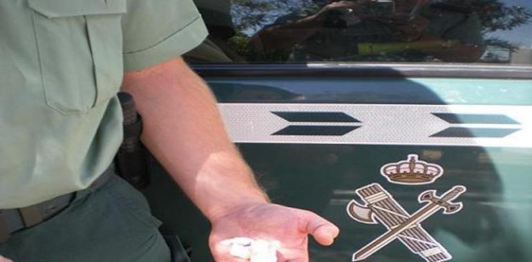 La Guardia Civil interviene 67 dosis de cocaína a un vecino de Llanes