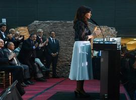 \"Todo lo que falta hacer, solo se puede hacer en democracia\", afirmó Cristina Fernández