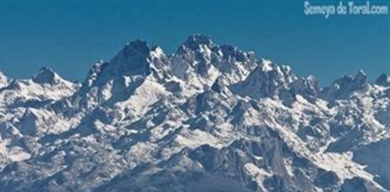 La montaña baja a la Villa