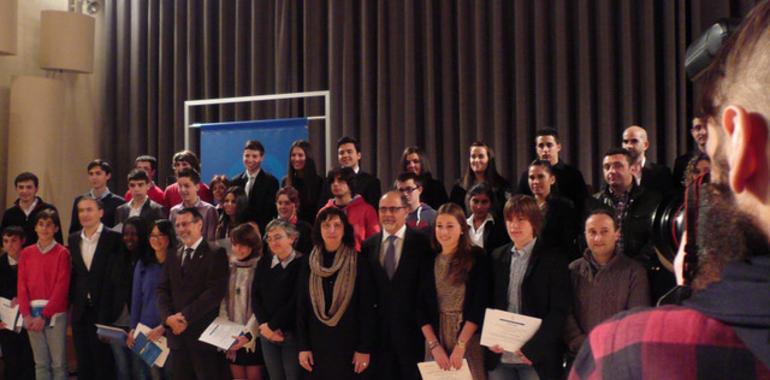 La consejera destaca el "enorme esfuerzo· de los premiados en ESO, Bachillerato y FP