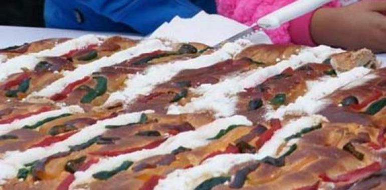 Monumental Roscón de Reyes de mil 440 metros de largo y 9 mil 375 kilos reparte Gobierno de DF