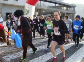 Miles de asturianos despiden el año corriendo