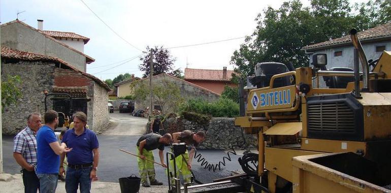 Sardalla avanza en Porrúa el asfaltado de caminos del proyecto de renovación y ampliación del saneamiento