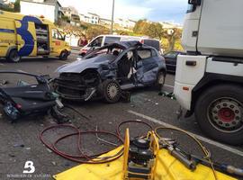 Una mujer resulta herida muy grave en una colisión múltiple en Castropol