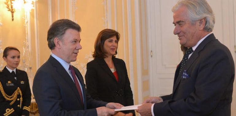 Santos pidió al nuevo Embajador de España seguir suprimiendo antipáticas visas