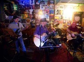 Concierto acústico de Sonámbulos en Tierra Astur Águila