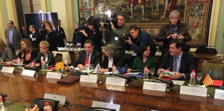 Asturias "no dará un cheque en blanco" a Cañete en el reparto de fondos de la PAC