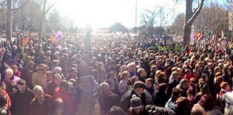 Miles de españoles claman en Madrid contra la Ley anti aborto y piden a Gallardón que dimita