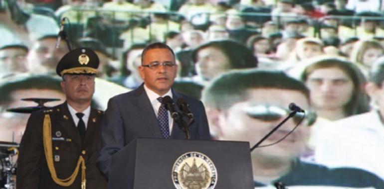 Presidente Funes decreta Veda de Armas en 27 municipios salvadoreños