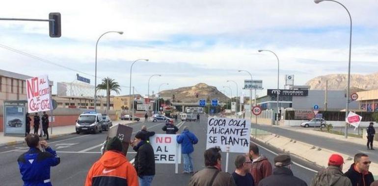 PSOE e Izquierda Plural piden apoyo del Gobierno y del congreso frente al ERE de Coca-Cola