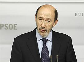 Rubalcaba asegura que \"gobernar es tomar decisiones\" y los ciudadanos \"tienen que pensar en quién va a tomarlas\" con su voto