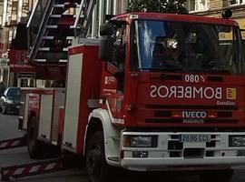 Los bomberos de Oviedo salen a apagar un incendio en la calle Rosal...pero era en Langreo