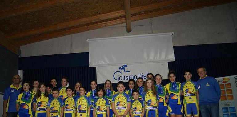 La E. C. Viella - Guttrans presenta su plantilla para el 2014