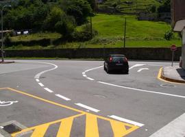 San Martín señaliza el cruce de la avenida de La Vega con El Nalón