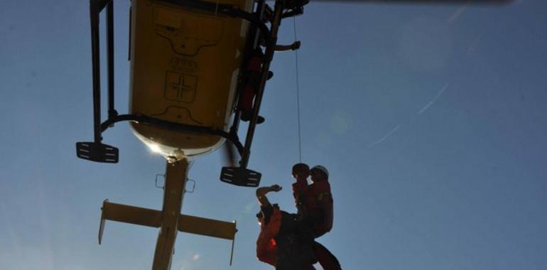 Rescatado un hombre con lumbalgia de la ruta del Texéu, en Riosa