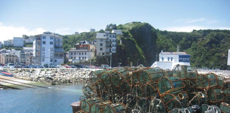 Buzos del Principado revisan a fondo los daños del temporal en los puertos asturianos