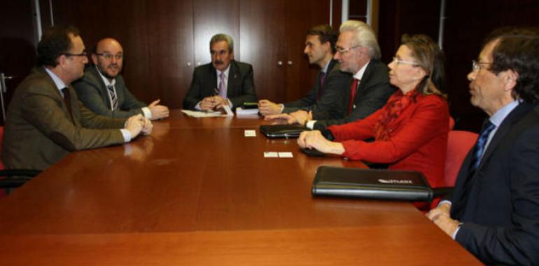 Torre anuncia que una multinacional suiza está interesada en adquirir Farmastur