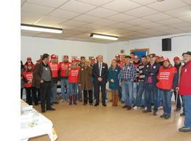 Martínez Llosa inaugura la sede de la Sociedad Amigos del Roble, de Siero