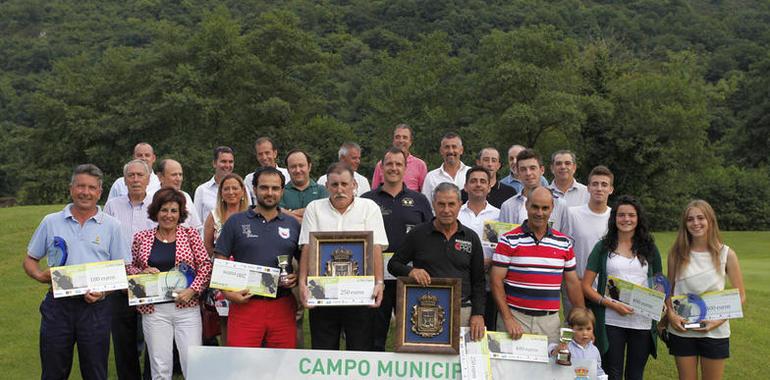 Carmen Vidau y Norena Lueje,  Vencedoras del torneo de golf LA NUEVA ESPAÑA