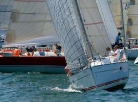 La Regata El Gaitero se hace a la mar en Bilbao rumbo a Santander