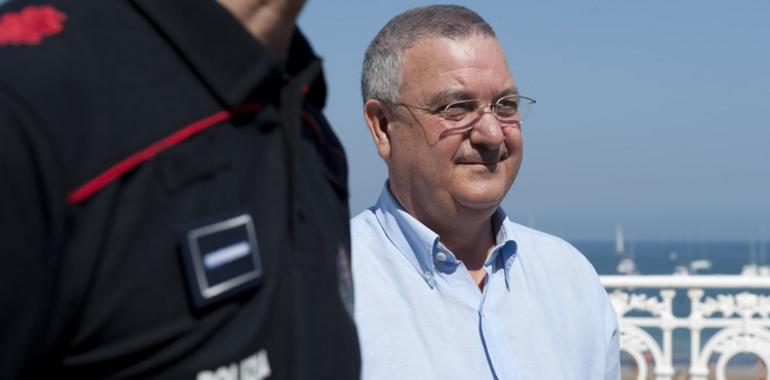 Ares afirma que lo que la inmensa mayoría de la sociedad vasca espera de Bildu no es que haga gestos con ETA sino que pida su disolución 