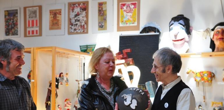 Entrega del I Premio ACPTA a la iniciativa escénica al Museo de Títeres