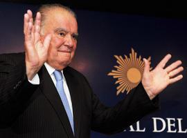 El Rey impone el Toisón de Oro al asturiano Enrique Iglesias, ex Secretario General Ibeoramericano