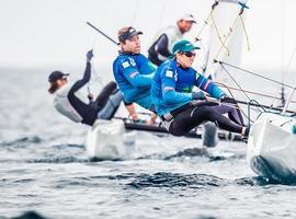 Iker Martínez y Tara Pacheco vuelven a su mejor nivel y escalan posiciones en el Trofeo Princesa Sofía