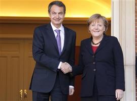 Merkel, Sarkozy y Zapatero analizan conjuntamente los ataques al euro hoy viernes