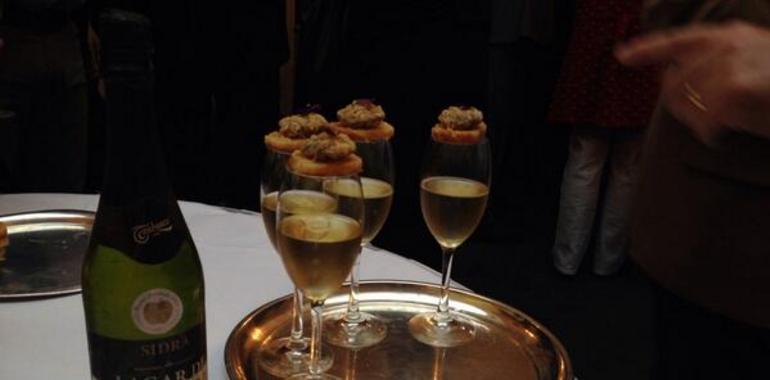 Un buen comienzo para el Apfelwein Soirée en Frankfurt! 