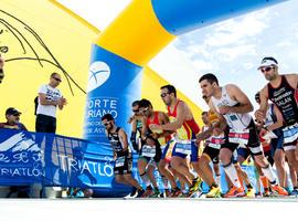 Cientos de atletas celebran en Avilés el Campeonato de España de Duatlón