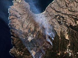 El fuego no suelta su presa en Valparaíso, tras 12 muertos y 10.000 evacuados