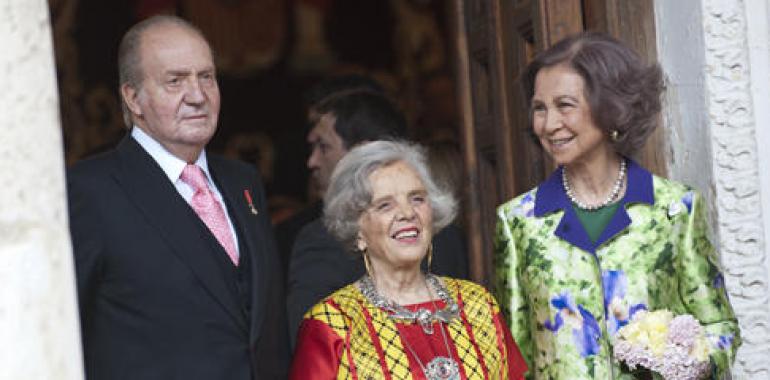 Elena Poniatowska, la escritora de los pobres, recibe el Cervantes de manos del Rey