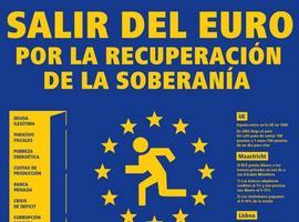 Los economistas Pedro Montes y Ramón Franquesa, el sábado en Oviedo sobre salida del euro