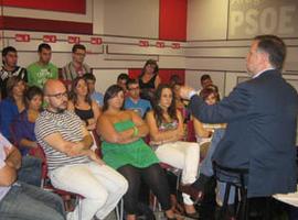 Iglesias señala como gran objetivo del PSOE \"crear nuevos yacimientos de empleo\" para los jóvenes 