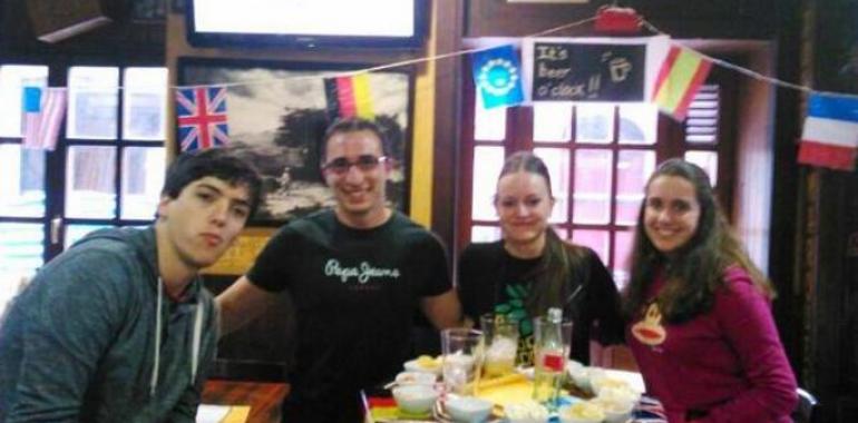 La Botica Indiana impulsa un Club de Conversación gratuito en Gijón