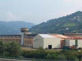 Temor a la pérdida de empleos en Mieres Tubos por la falta de materia prima