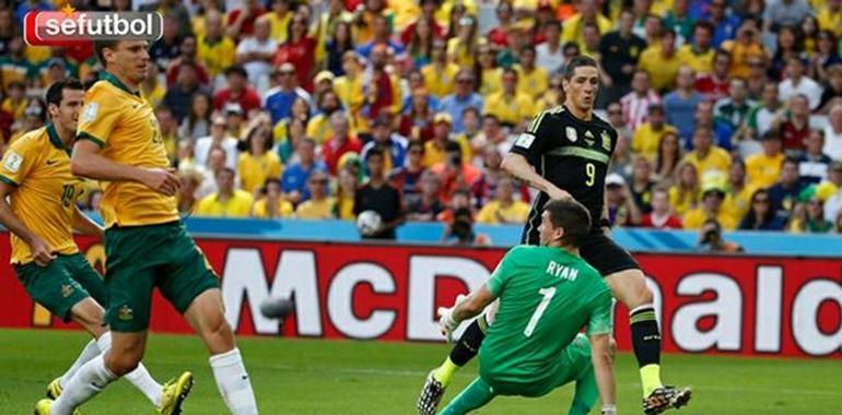 Tres goles, dos asturianos, salvan la honra de España en Brasil