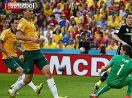 Tres goles, dos asturianos, salvan la honra de España en Brasil