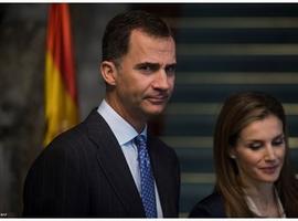 El Papa Francisco recibe al Rey Felipe VI en su primera visita al extranjero