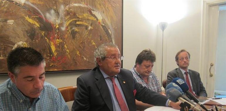 Los taxistes presentará un contenciosu contral Principáu y animen al Conceyu dUviéu que lo faiga tamién