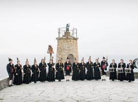 Concierto especial de la Banda de Gaitas El Trasno en la Cuevona de Ardines, en Ribadesella