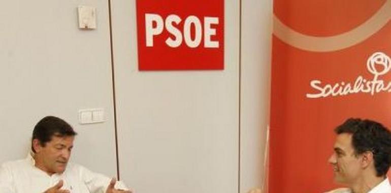 Sánchez destaca la relevancia política de la comisión de Industria que dirigirá Javier Fernández 