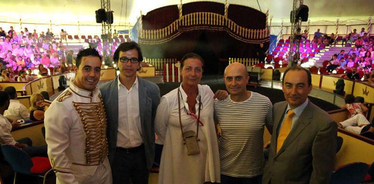 Marietta Tonetti entrega el premio "Peregrino de la Alegría" al actor Pepe Viyuela