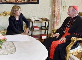 Soraya Sáenz de Santamaría reitera la invitación para la visita del Papa Francisco a España 