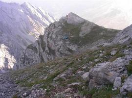 La Fiscalía del Principado denuncia a 8 particulares por los vertidos en el río Duje, en Picos de Europa