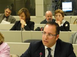 El PP culpa ahora al Principado del constante boicot al aeropuerto asturiano